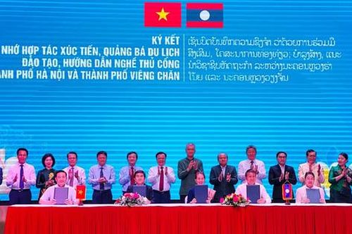 Hà Nội - Viêng Chăn tăng cường hợp tác du lịch, thương mại
