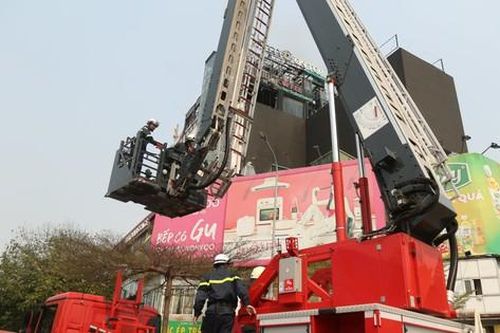 Hiện trường vụ cháy tại quận Đống Đa, Hà Nội