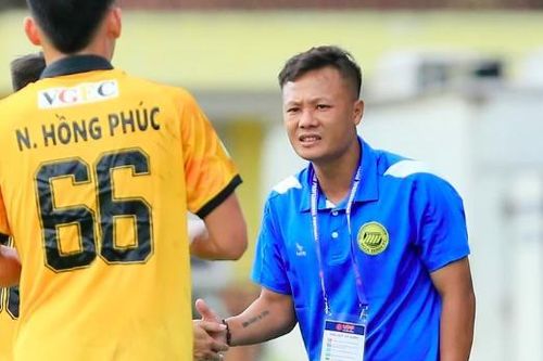 Thành Lương chia tay Hòa Bình FC sau 6 tháng nhậm chức HLV trưởng