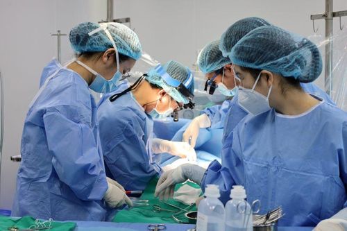 4 trẻ em ở Thái Bình được phẫu thuật tim hở và can thiệp tim mạch