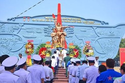 Nâng cao giáo dục truyền thống từ công trình Tượng đài Anh hùng liệt sĩ Đoàn tàu không số