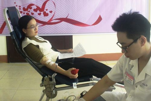 Nữ bác sĩ hết lòng vì bệnh nhân