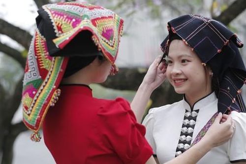 Hà Nội 'biến hóa' thành 'Tây Bắc thu nhỏ', giới trẻ 'rần rần' check-in