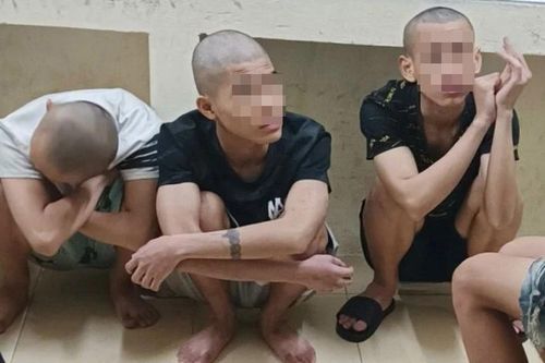 Bắt 4 thanh thiếu niên dùng dao cướp xe máy của 1 thiếu niên