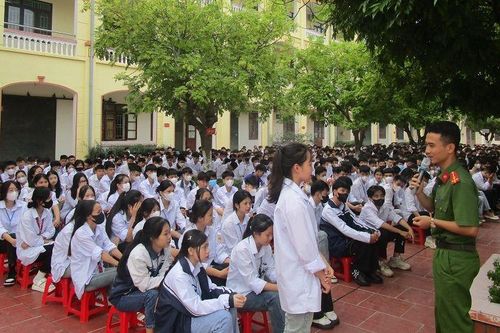 Dạy con hiểu luật để tránh xa ma túy