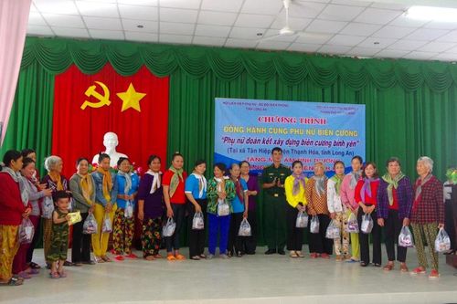 Chung tay xây dựng vùng biên ngày càng phát triển