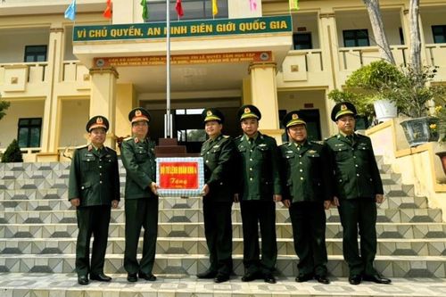 Trung tướng Hà Thọ Bình thăm và làm việc tại Đồn Biên phòng Tri Lễ