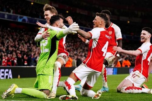 Arsenal vào tứ kết Champions League sau loạt đá luân lưu may rủi