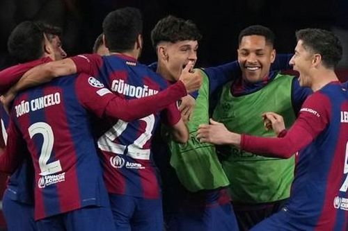 Barcelona tiến vào tứ kết Champions League