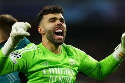 Arsenal trầy trật vượt ải Porto