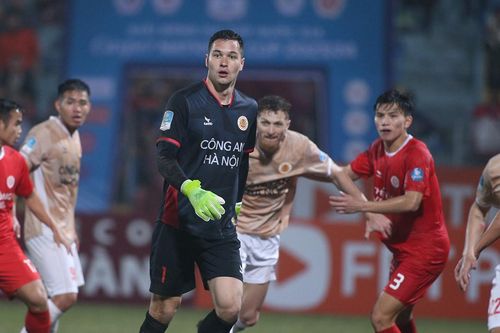 Nguyễn Filip 'bỏ' khung gỗ, không cứu nổi CAHN thoát thua
