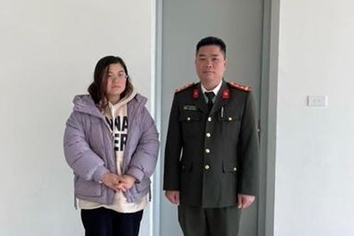 Phê chuẩn khởi tố người phụ nữ vi phạm quy định về nhập cảnh
