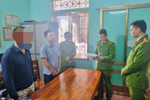 Cán bộ xã nhận tiền làm 'sổ đỏ' rồi ... đút túi!