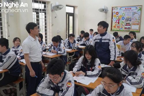 Thủ khoa lớp 9 môn Hóa học chia sẻ bí quyết tự học