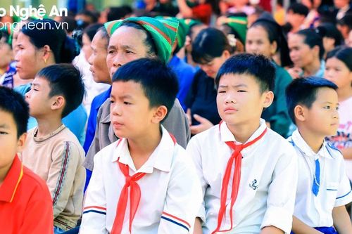 Nghệ An xem xét ban hành chính sách hỗ trợ học sinh, nhà trường tại các trường phổ thông dân tộc bán trú