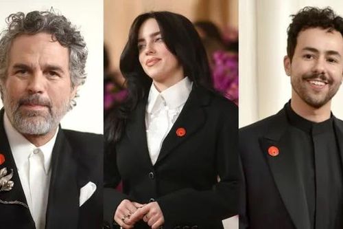 Lý do một loạt các ngôi sao đeo ghim đỏ trên áo tại Lễ trao giải Oscar