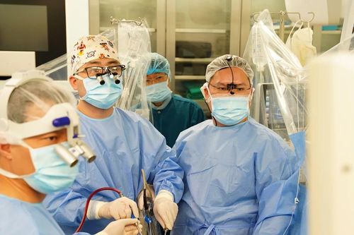 Việt Nam ghi dấu ấn phẫu thuật nội soi toàn bộ cho trẻ mắc bệnh tim bẩm sinh