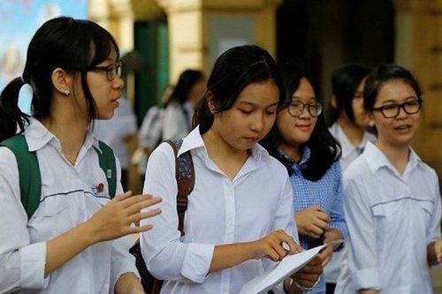 'Loạn' phí giữ chỗ vào lớp 10 trường tư: Cần hài hòa lợi ích