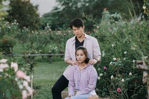 Người yêu về ra mắt nhà tôi, anh cầm theo món quà bất ngờ nhưng câu nói sau đó mới là điều khiến đại gia đình sửng sốt