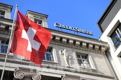 Một năm sau khi Credit Suisse sụp đổ, ngành ngân hàng châu Âu vất vả phục hồi