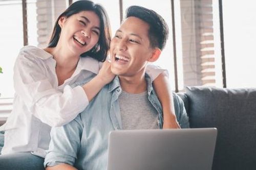Đừng đợi ai mang hạnh phúc đến cho mình