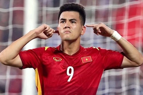 Báo Indonesia gọi 2 ngôi sao tuyển Việt Nam là 'cơn ác mộng'; Khả năng Greenwood gia nhập Barca lớn dần