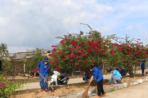 Tuổi trẻ An Khê chung tay thắp sáng đường giao thông