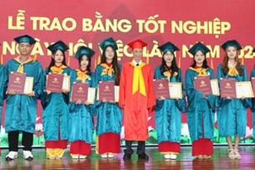 Mỗi học sinh, sinh viên du lịch có đến 18 cơ hội việc làm
