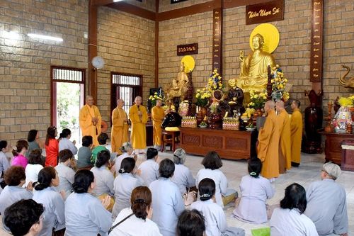 Tịnh xá Đại Giác hành hương cúng dường thập tự tại tỉnh Ninh Thuận