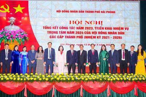 Vì con người và hạnh phúc của Nhân dân