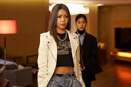 Phi vụ hồi sinh gay cấn nhất của Hàn trong tháng 3