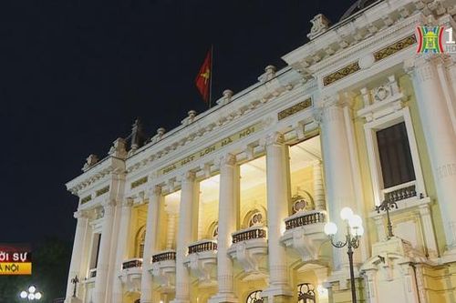 Du lịch đêm cùng âm nhạc ngoài trời tại Nhà hát Lớn