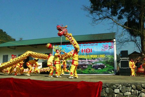 Lễ hội cầu mùa xóm Bản Thầng