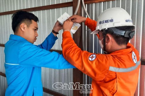 Ðiện thắp sáng cho hộ nghèo