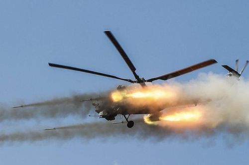 Khoảnh khắc trực thăng Mi-28 Nga oanh tạc mục tiêu ở Ukraine