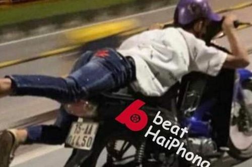 Nam thanh niên quê Hải Phòng bất ngờ bị công an triệu tập sau gần một năm 'làm xiếc' trên xe máy