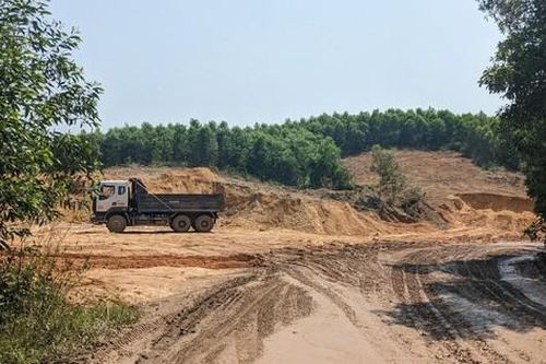 'Nóng' tình trạng khai thác đất trái phép ở Quảng Trị