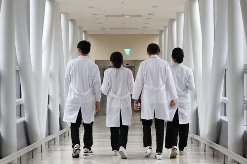 Hàn Quốc vật lộn trong cơn khủng hoảng ngành y tế