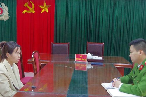 Vờ làm cả người mua và người bán, ở giữa chiếm đoạt tài sản