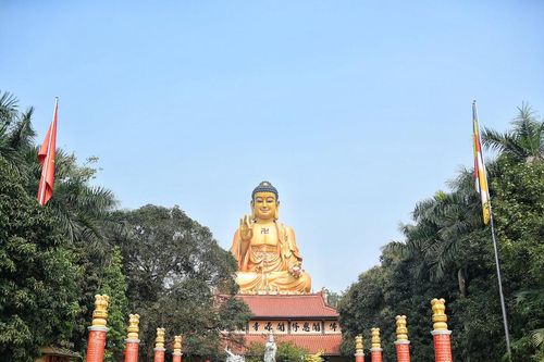 Chiêm ngưỡng tượng Phật cao 72m ở Hà Nội