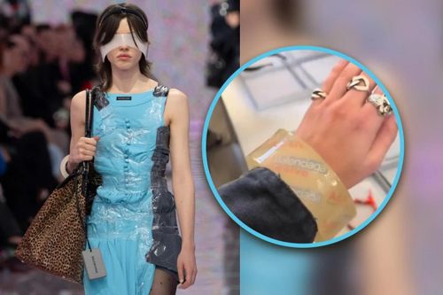 Vòng tay hơn 80 triệu đồng trông giống y cuộn băng dính