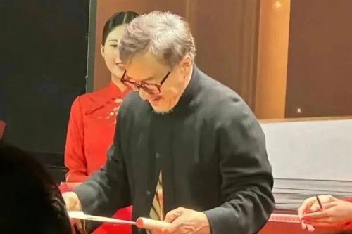 Vẻ ngoài khó nhận ra của Thành Long