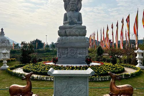 Chiêm bái tượng Đức Phật Thích Ca tinh xảo nổi tiếng thế giới tại Tây Thiên