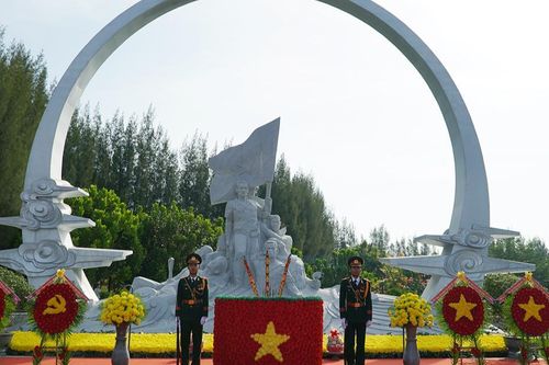 Khánh Hòa: Lễ dâng hương tưởng niệm 64 chiến sĩ Gạc Ma
