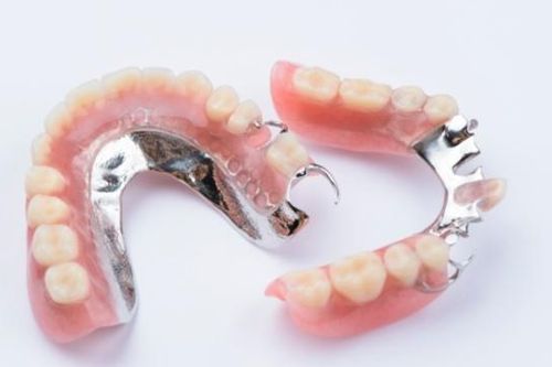 Đồng Tháp: Người phụ nữ tử vong sau khi lắp răng giả