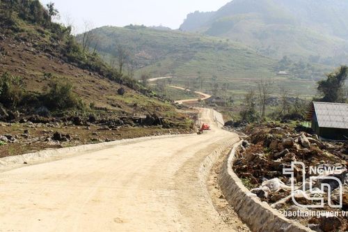 Đầu tư gần 12 tỷ đồng công trình đường lên Bản Tèn