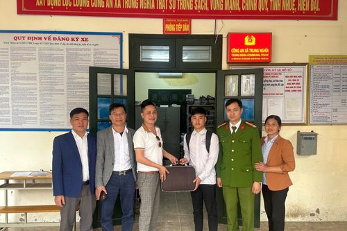Nam sinh nhặt được hơn 600 triệu đồng tìm trả người đánh rơi