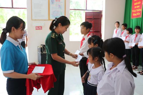 Thiết thực chăm lo cho nhân dân ở khu vực biên giới tỉnh An Giang