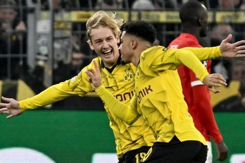 Sancho lại ghi bàn, Dortmund vượt qua PSV để giành vé tứ kết Champions League