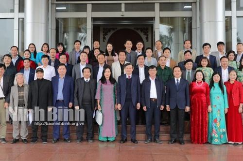 Gặp mặt đại biểu văn nghệ sỹ tỉnh Ninh Bình năm 2024
